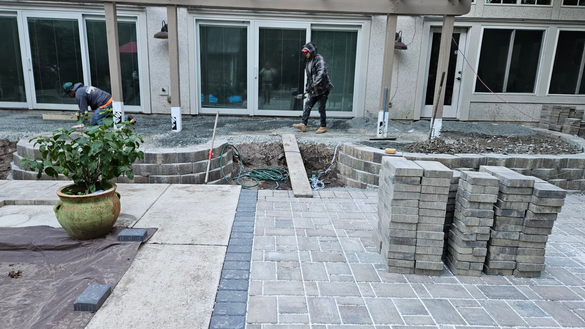 Folly Beach waterfront patio with cable railing